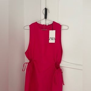 Zara CUT OUT MIDI DRESS
FUCHSIA - REF. 4437/116